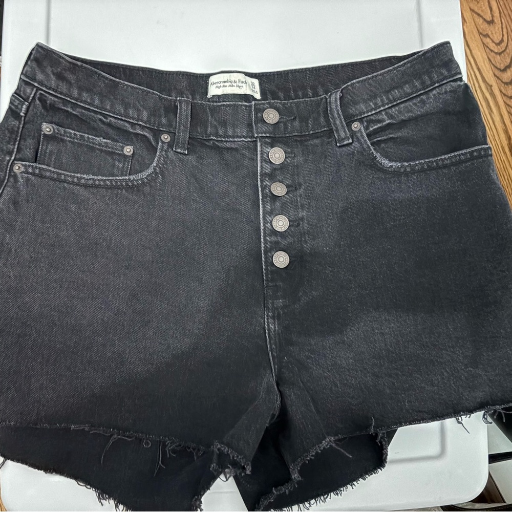 Abercrombie & fitch curve love Black button fly mom Shorts